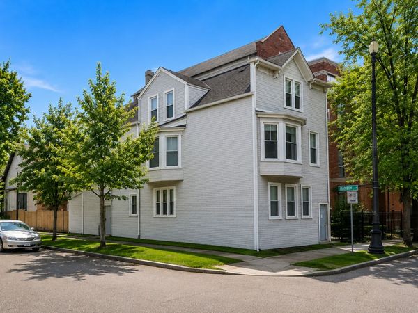 2925 N Damen Avenue , Chicago, IL 60618