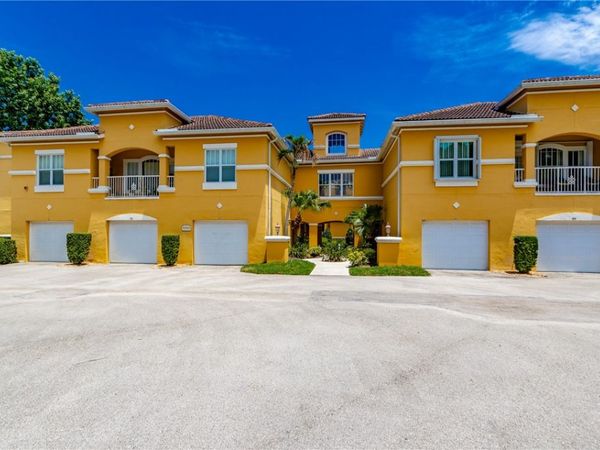 5045 Fairways Circle, Unit D306, Vero Beach, FL 32967