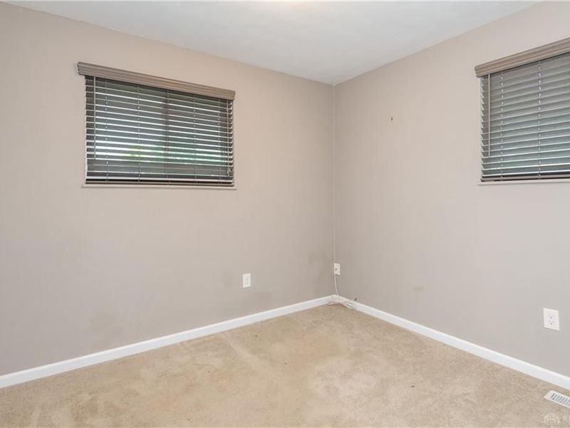 6642 Southern Vista Drive, Enon Vlg, OH 45323 Photo 16