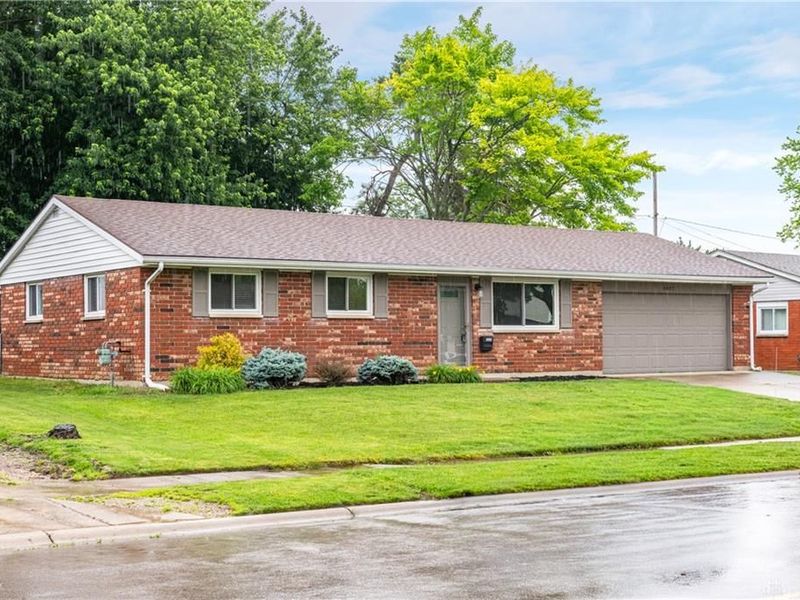 6642 Southern Vista Drive, Enon Vlg, OH 45323 Photo 3