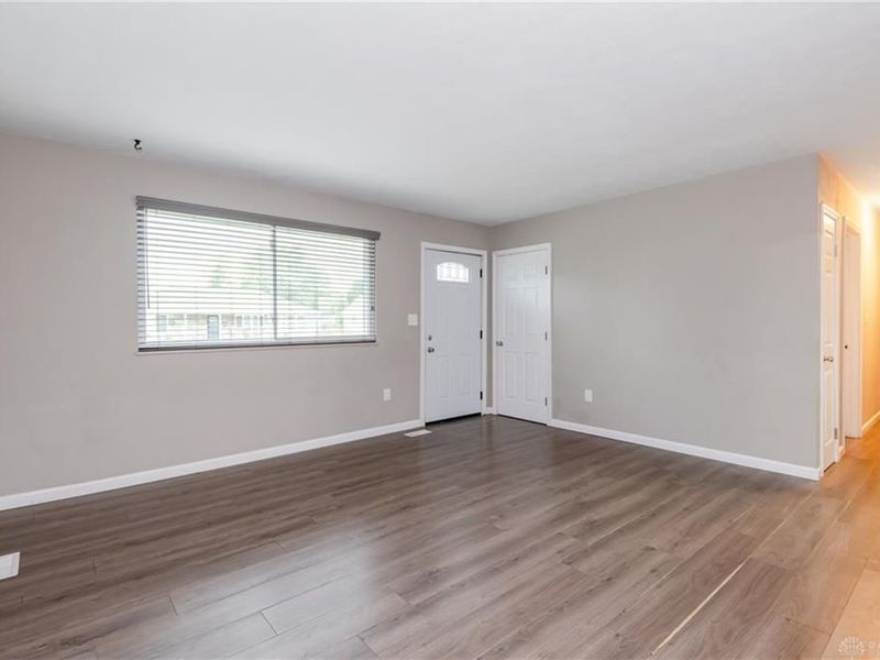 6642 Southern Vista Drive, Enon Vlg, OH 45323 Photo 7