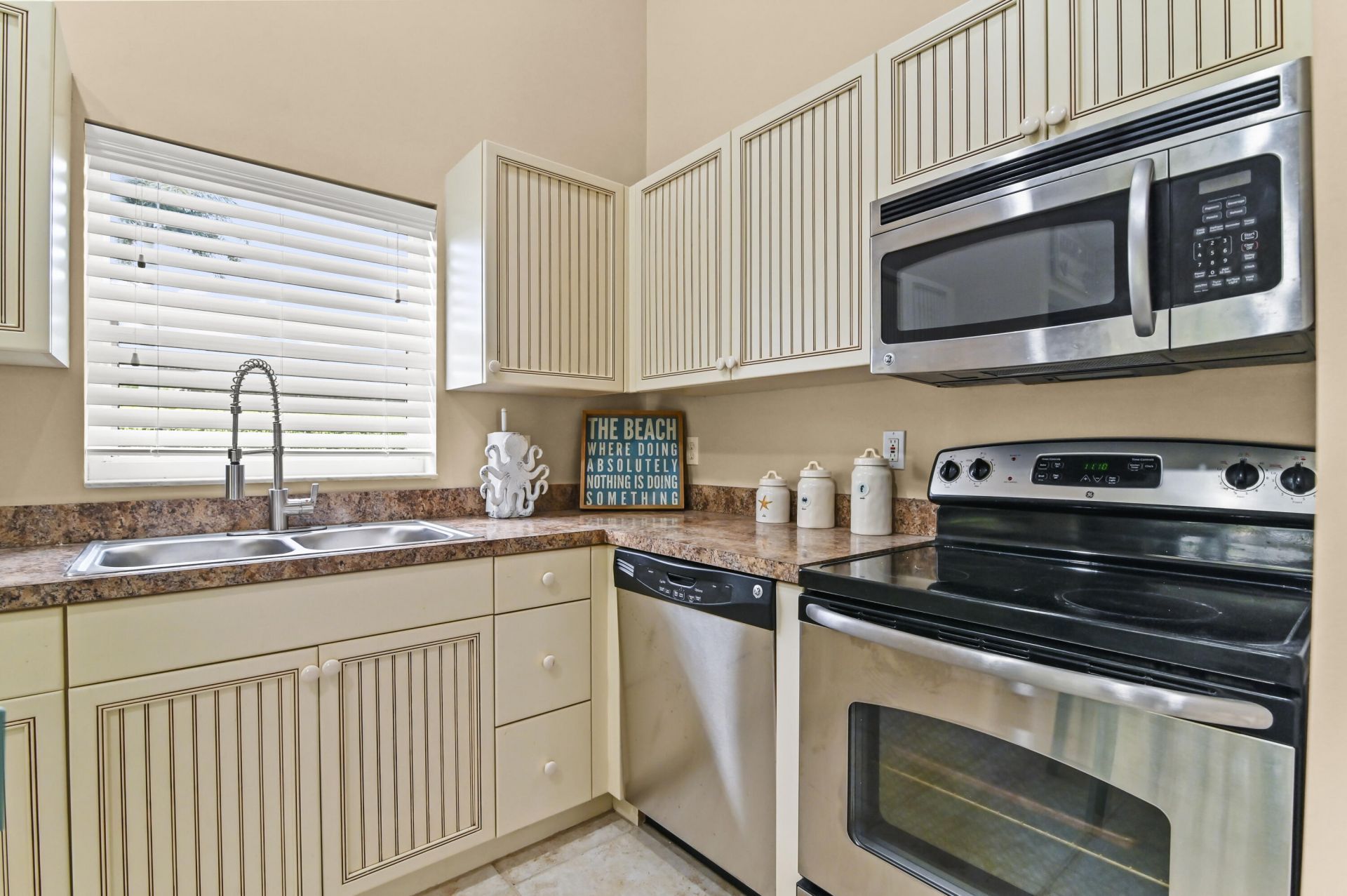 5637 Lago Del Sol Drive, Lake Worth, FL 33449 Photo