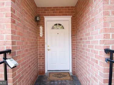 6924 FAIRFAX DRIVE, Unit 204, ARLINGTON, VA 22213