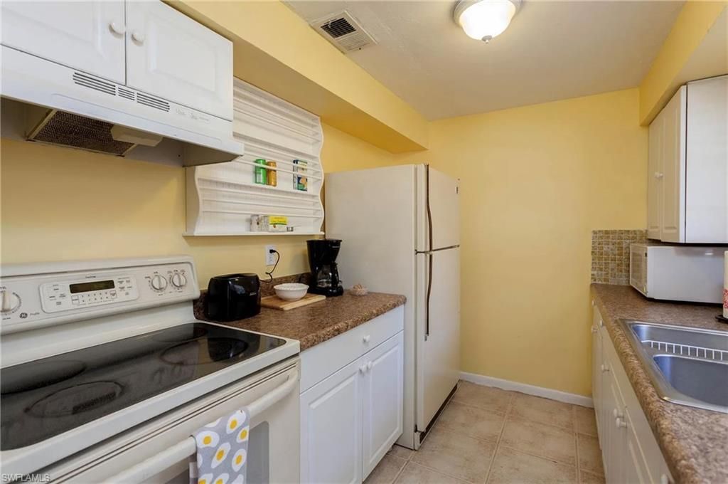 11093 Kelly Rd, Fort Myers, FL 33908 Photo