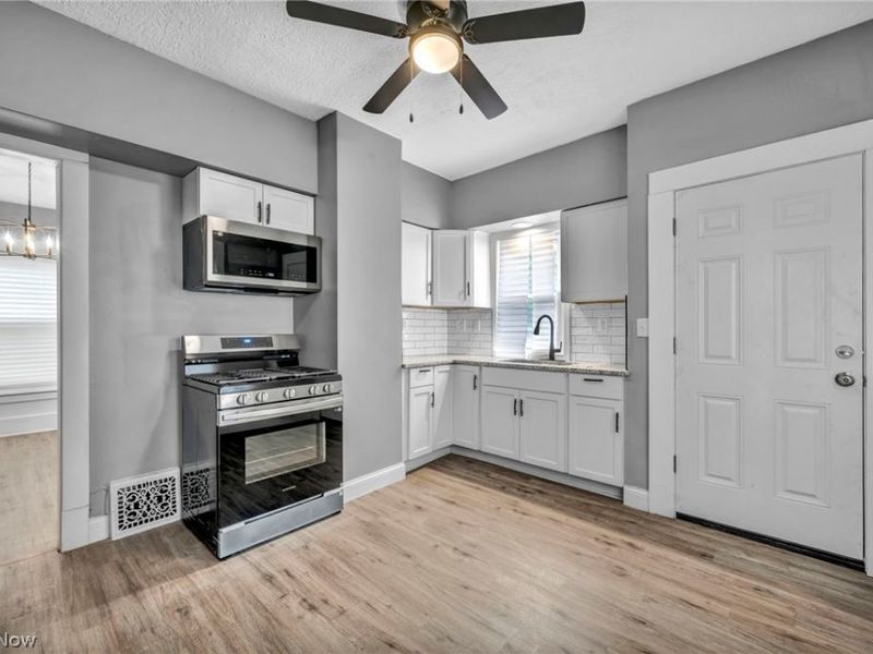 3250 W 99th Street, Cleveland, OH 44102 Photo 13