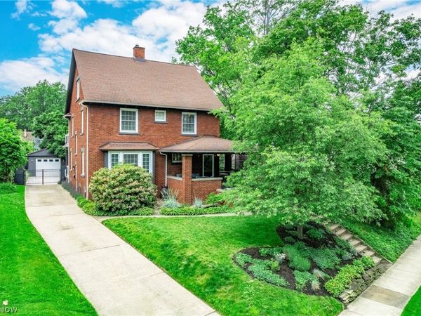 1450 Waterbury Road , Lakewood, OH 44107