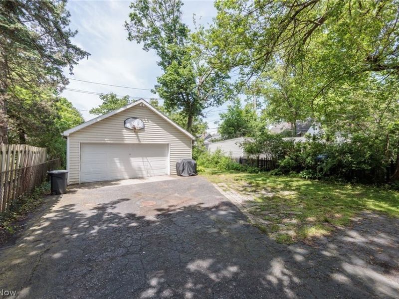 2168 Cottage Grove Drive, Cleveland Heights, OH 44118 Photo 3