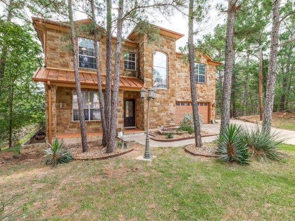 138 Papawai DR, Bastrop, TX 78602