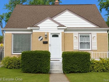 23079 Violet Street, Farmington, MI 48336
