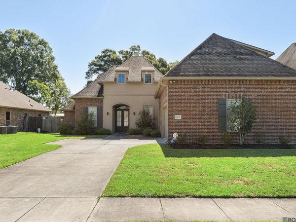 18032 River Landing Dr, Prairieville, LA 70769