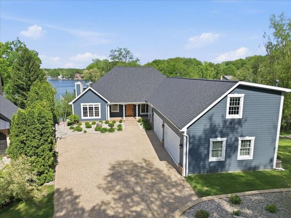 502 Stoney Ridge Court , Valparaiso, IN 46385