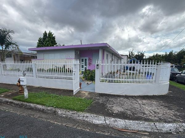 Blq M11 CALLE K, Bayam??n, PR 00959