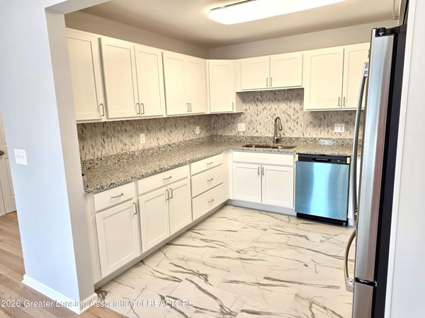 1104 Washington Circle, Northville, MI 48167
