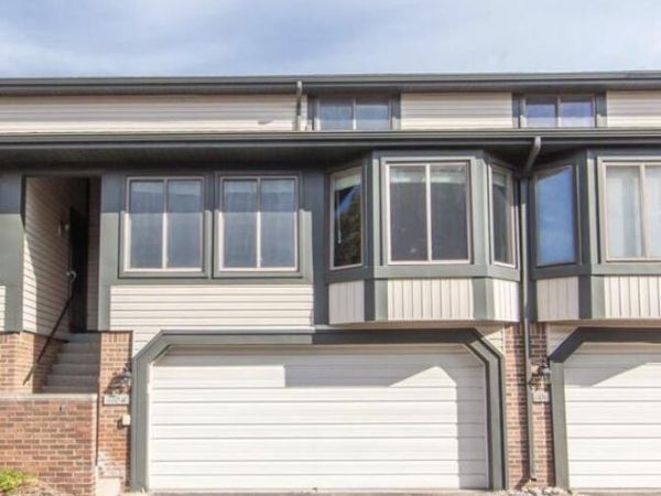 1104 Washington Circle, Northville, MI 48167