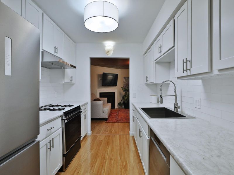 3130 Rivermill Drive, Unit 2, Columbus, OH 43220 Photo 12