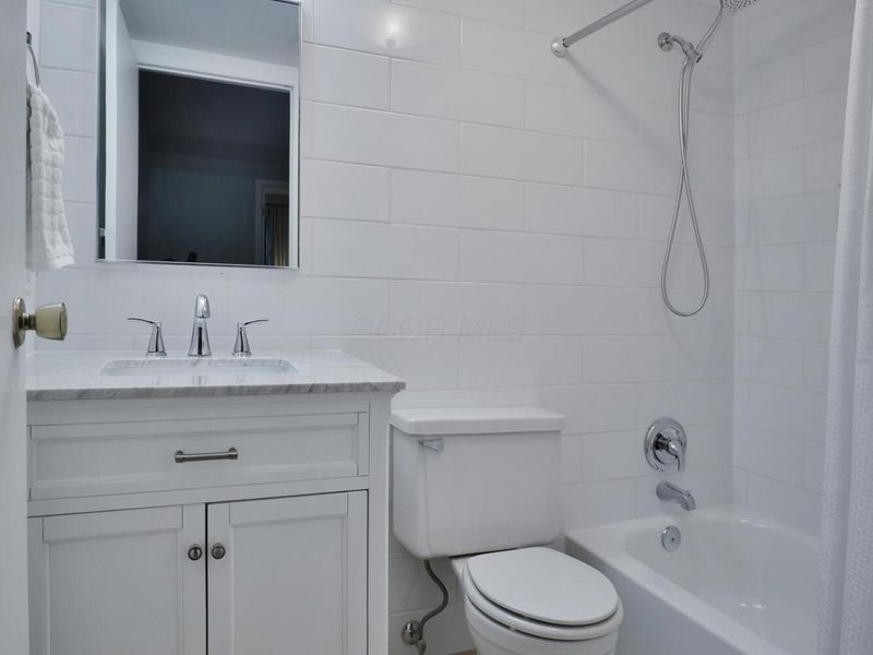 3130 Rivermill Drive, Unit 2, Columbus, OH 43220 Photo 28