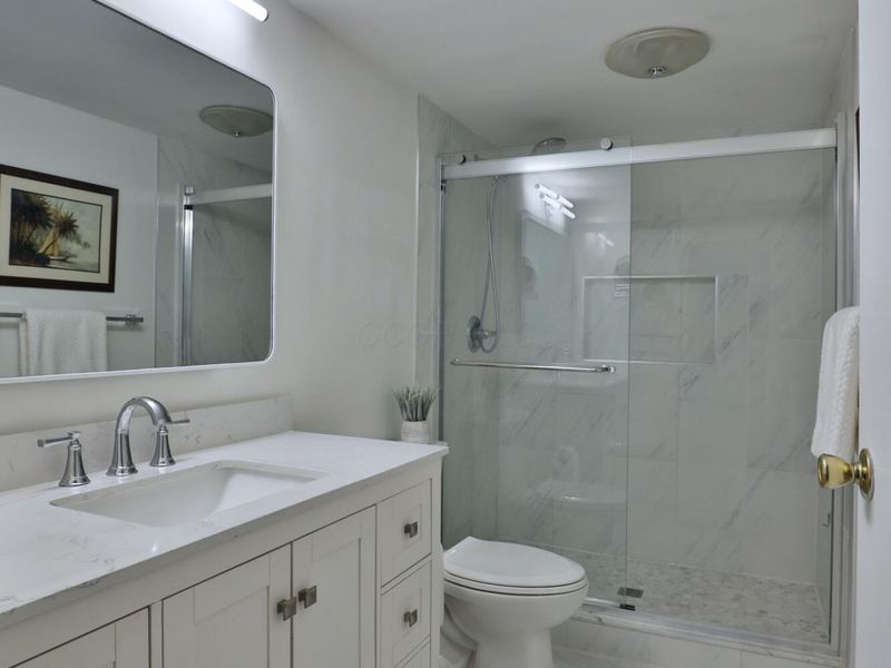 3130 Rivermill Drive, Unit 2, Columbus, OH 43220 Photo 31