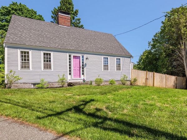 129 Whitehall Rd, Amesbury, MA 01913