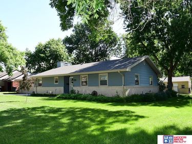 1400 Paddock Lane, Beatrice, NE 68310