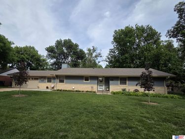 1400 Paddock Lane , Beatrice, NE 68310