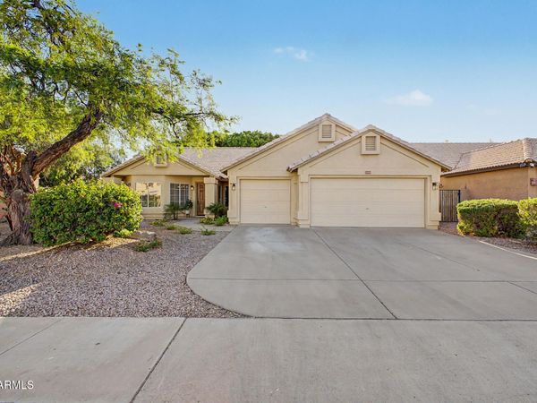 2466 S REVOLTA, Mesa, AZ 85209