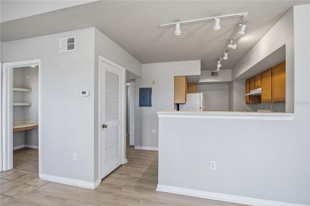 1195 Villagio Circle, Unit 208, Sarasota, FL 34237 Photo