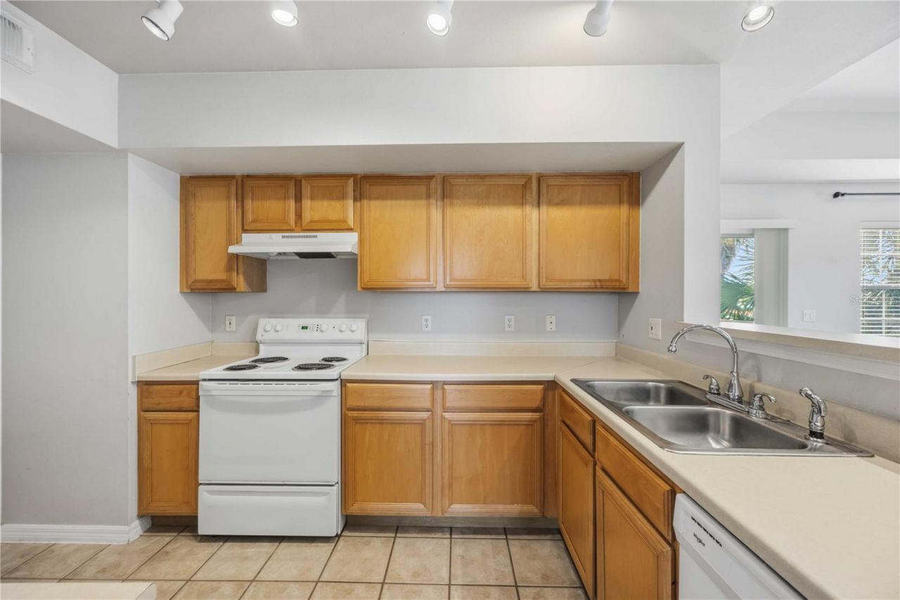 1195 Villagio Circle, Unit 208, Sarasota, FL 34237 Photo