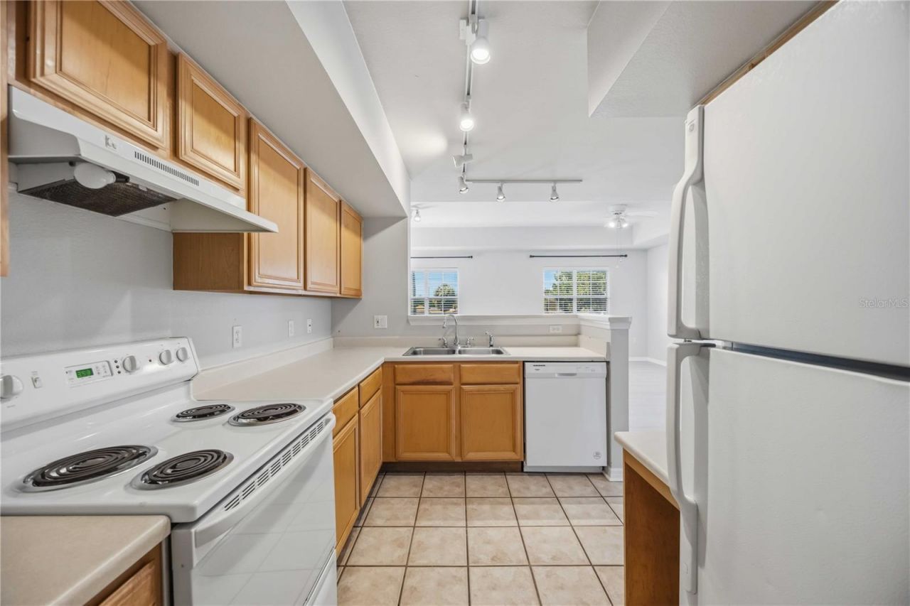 1195 Villagio Circle, Unit 208, Sarasota, FL 34237 Photo