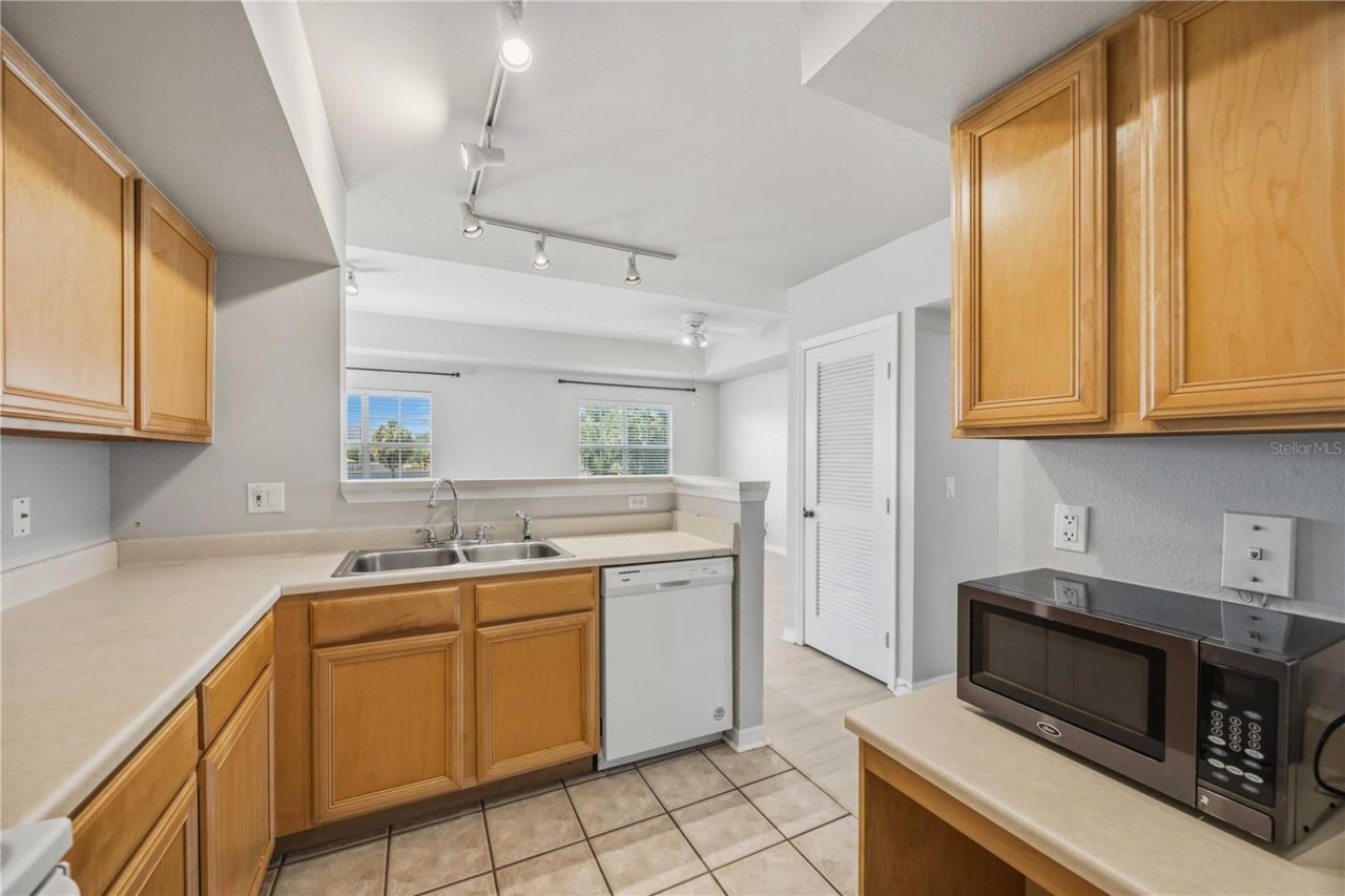 1195 Villagio Circle, Unit 208, Sarasota, FL 34237 Photo