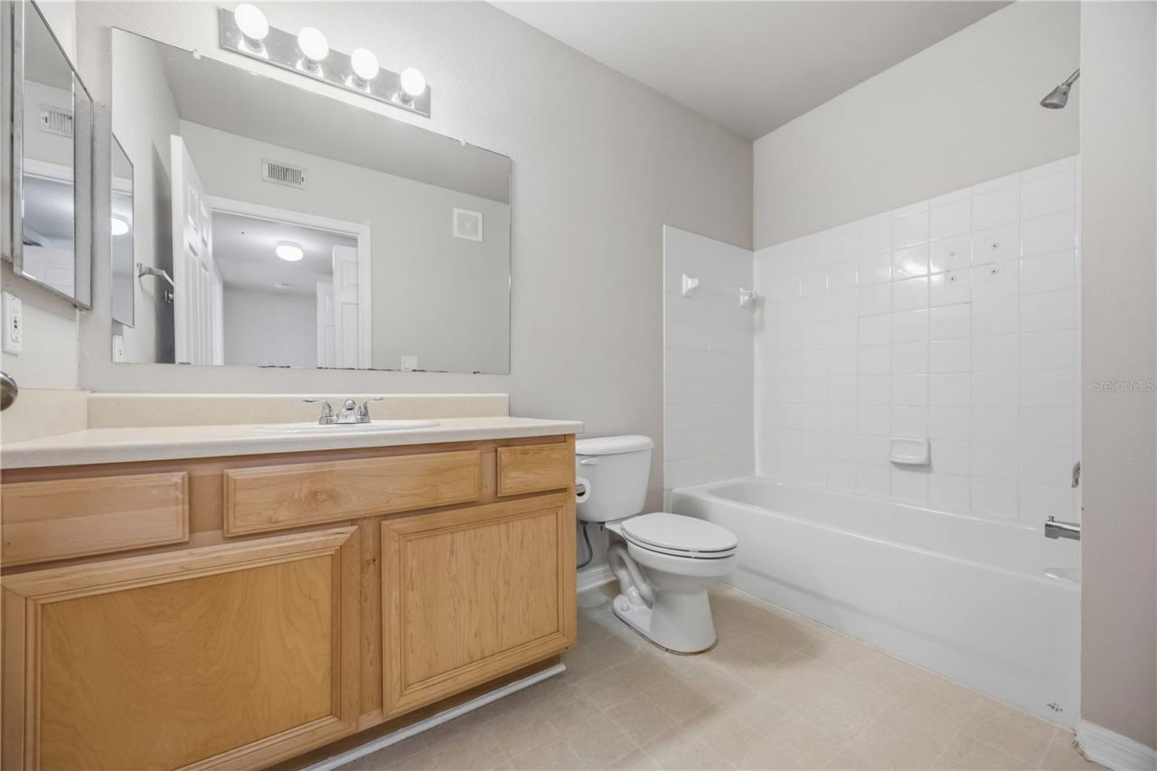 1195 Villagio Circle, Unit 208, Sarasota, FL 34237 Photo