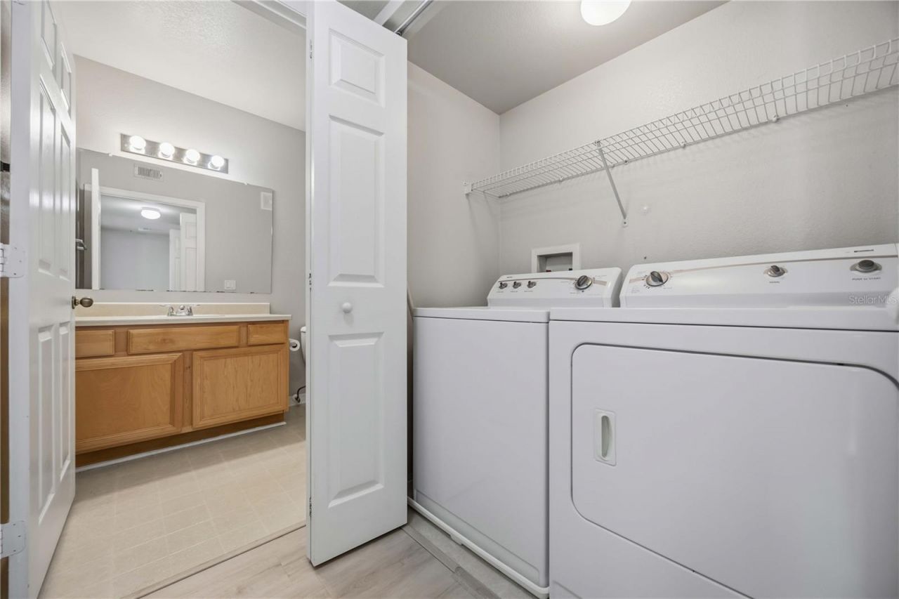 1195 Villagio Circle, Unit 208, Sarasota, FL 34237 Photo
