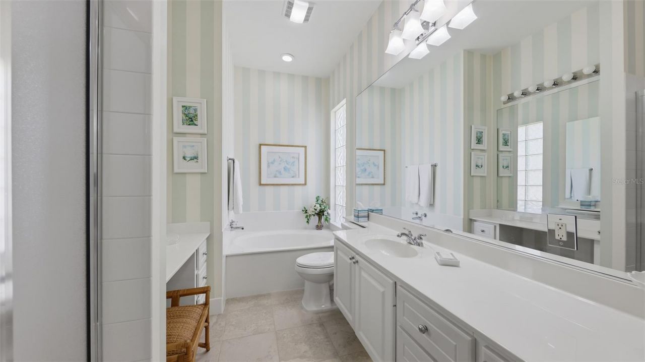 8080 Cardena Lane, Sarasota, FL 34238 Photo