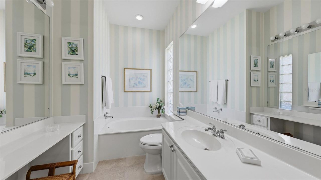 8080 Cardena Lane, Sarasota, FL 34238 Photo