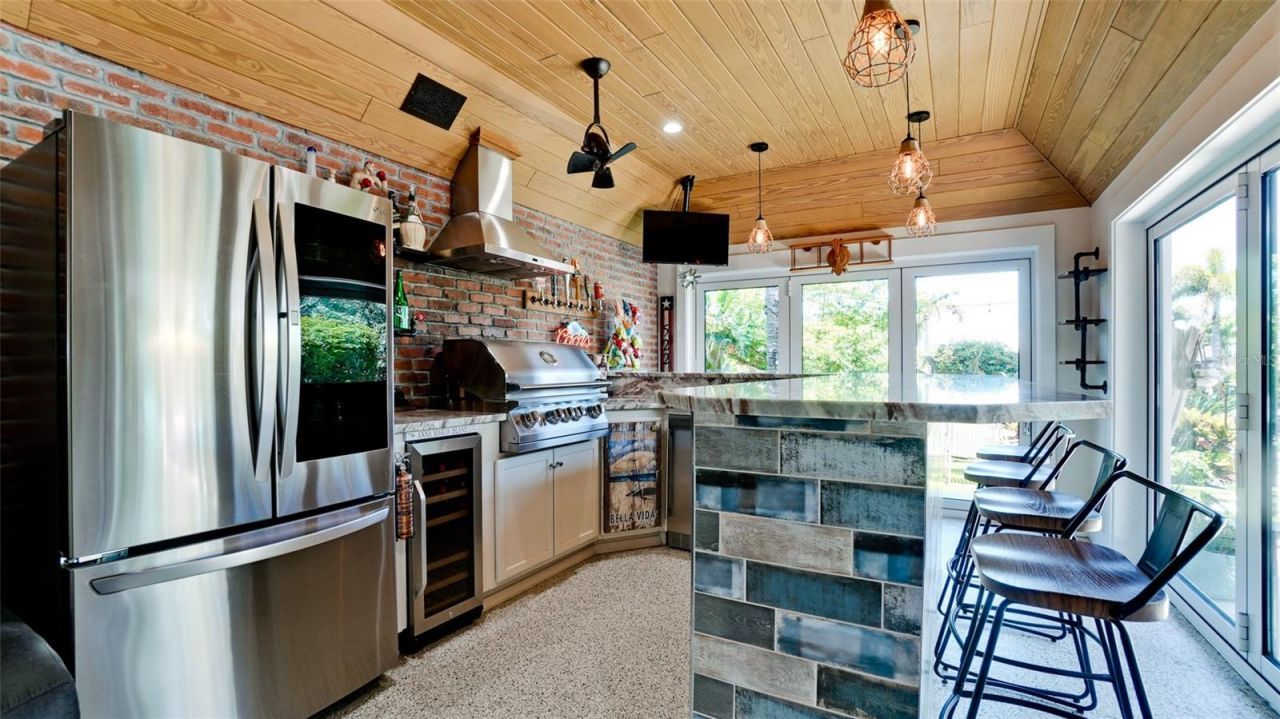 522 68th Street, Holmes Beach, FL 34217 Photo