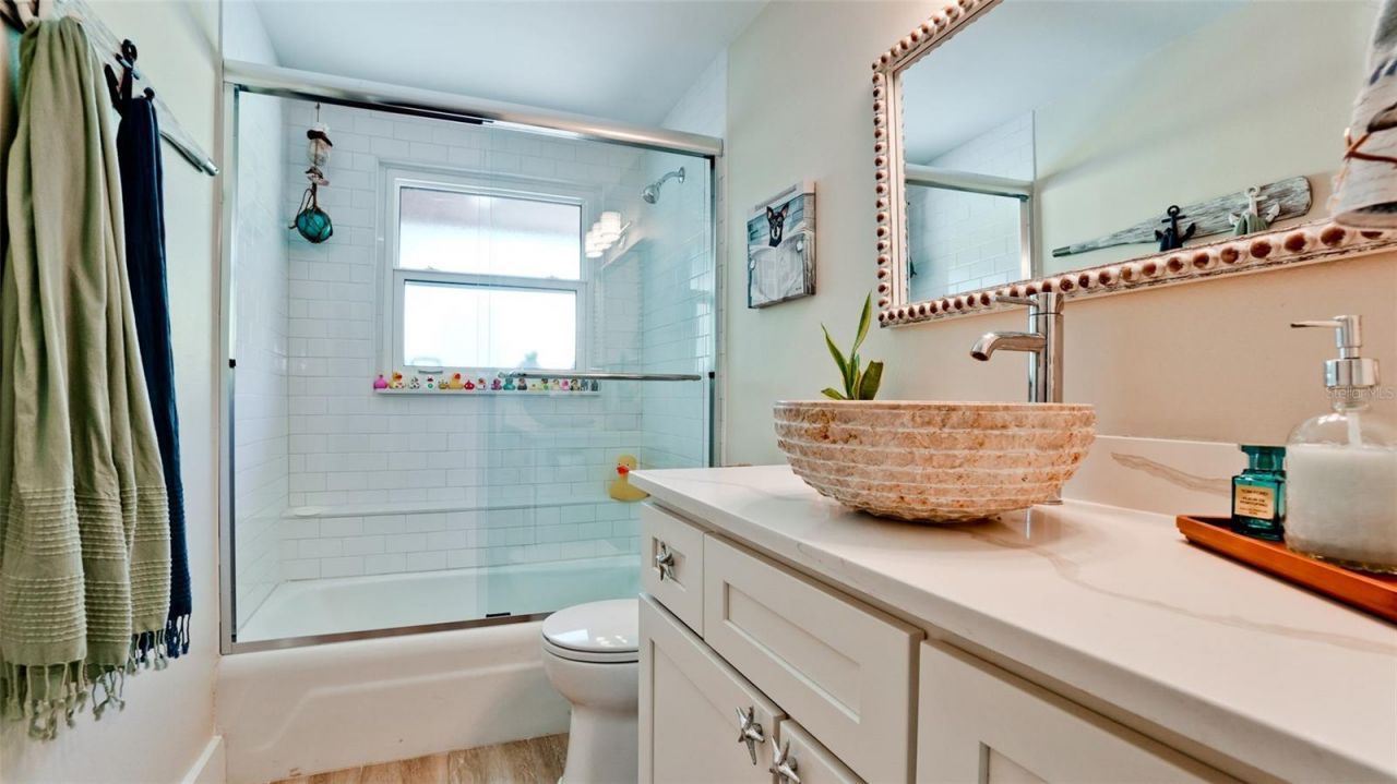 522 68th Street, Holmes Beach, FL 34217 Photo