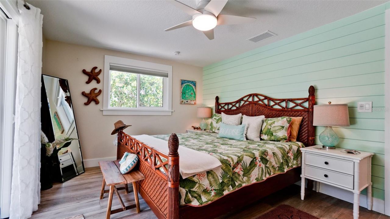 522 68th Street, Holmes Beach, FL 34217 Photo