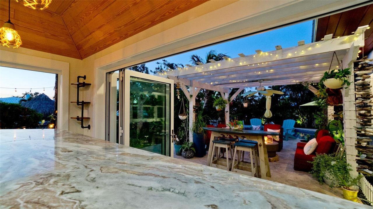 522 68th Street, Holmes Beach, FL 34217 Photo
