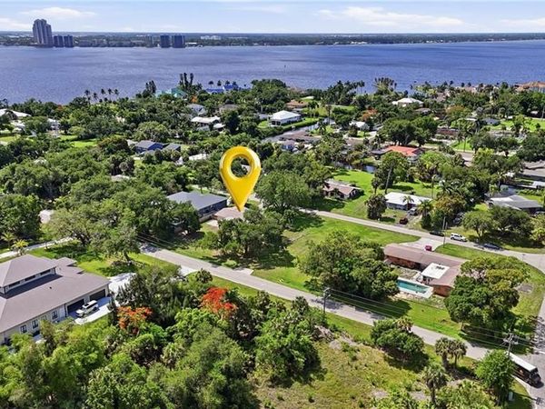 55 Aqua LN , NORTH FORT MYERS, FL 33903