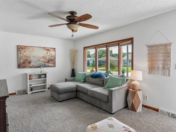 6115 Gordon Avenue, Des Moines, IA 50312