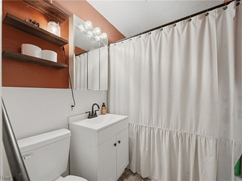 1585 Thornapple Avenue, Akron, OH 44301 Photo 17