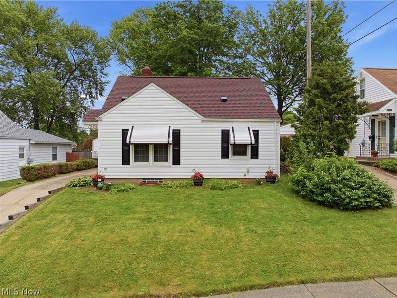 1585 Thornapple Avenue, Akron, OH 44301 Photo 2