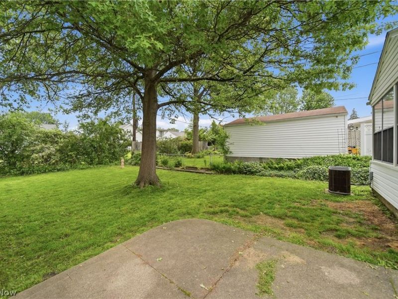 1585 Thornapple Avenue, Akron, OH 44301 Photo 30