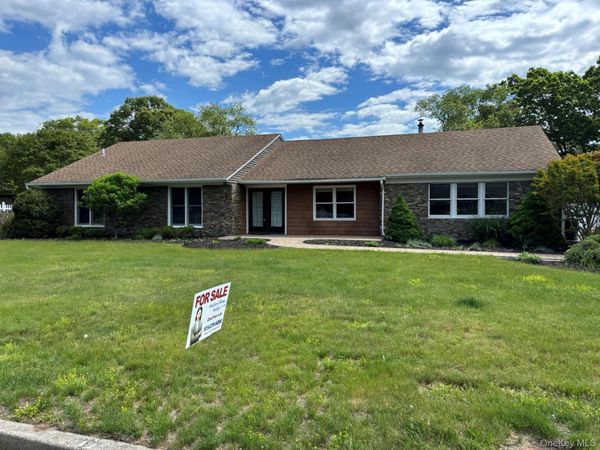 42 Annandale Road, Stony Brook, NY 11790