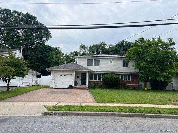 1345 Barry Drive S, Valley Stream, NY 11580