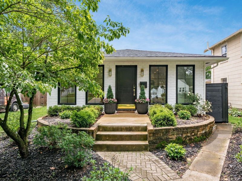 275 E Royal Forest Boulevard, Columbus, OH 43214 Photo 1