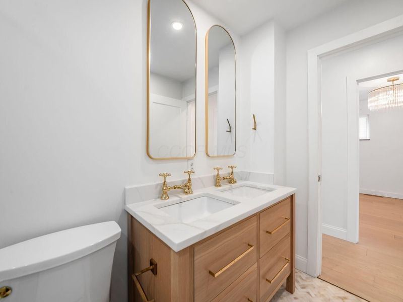 275 E Royal Forest Boulevard, Columbus, OH 43214 Photo 37