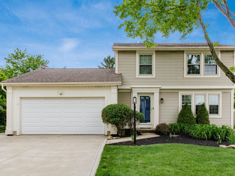 2472 Dunstan Drive, Columbus, OH 43235 Photo 1