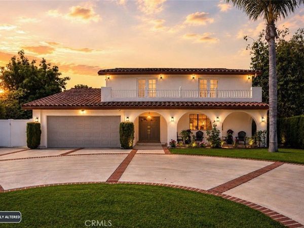 18614 Delano Street, Tarzana, CA 91335