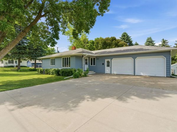 606 3rd Avenue S, Raymond, MN 56282