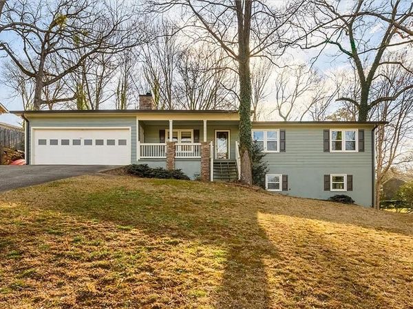 1443 Lakeshore Circle , Gainesville, GA 30501